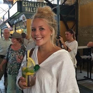 Meet your Posher, Dana